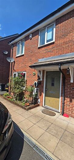 3 Bedroom Semi-Detached House To Rent In Dairy Close, Walsall, WS1