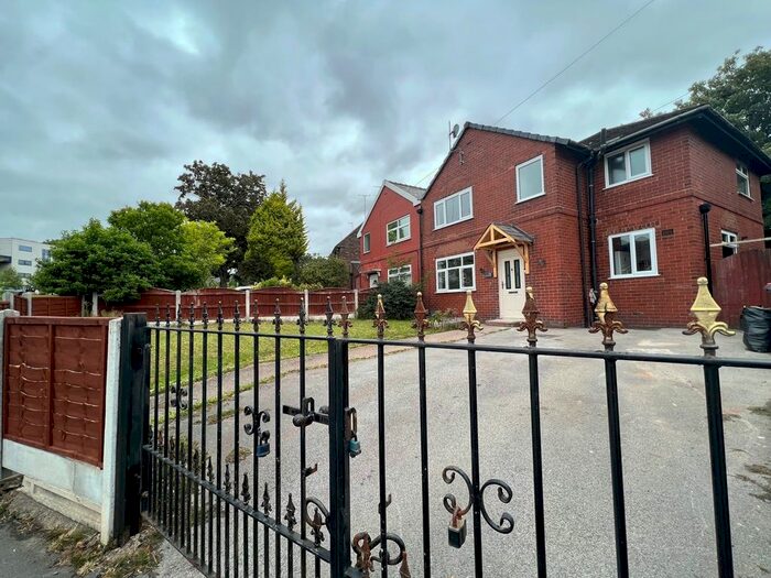 4 Bedroom Property To Rent In Eccles Old Road, Salford, M6