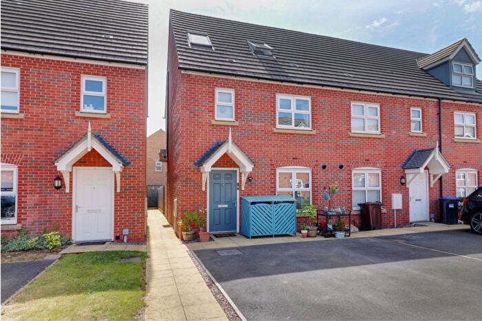 4 Bedroom Semi-Detached House To Rent In Turnpike, Moulton, Northampton, NN3