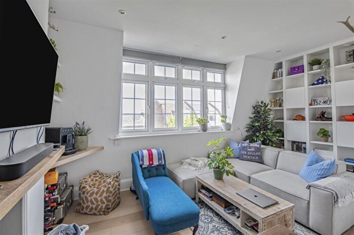 1 Bedroom Flat For Sale In Upper Richmond Road West, East Sheen, SW14