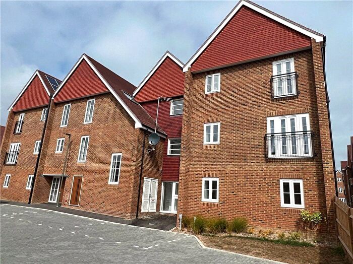 1 Bedroom Flat For Sale In Beatrice Square, Tadworth, KT20
