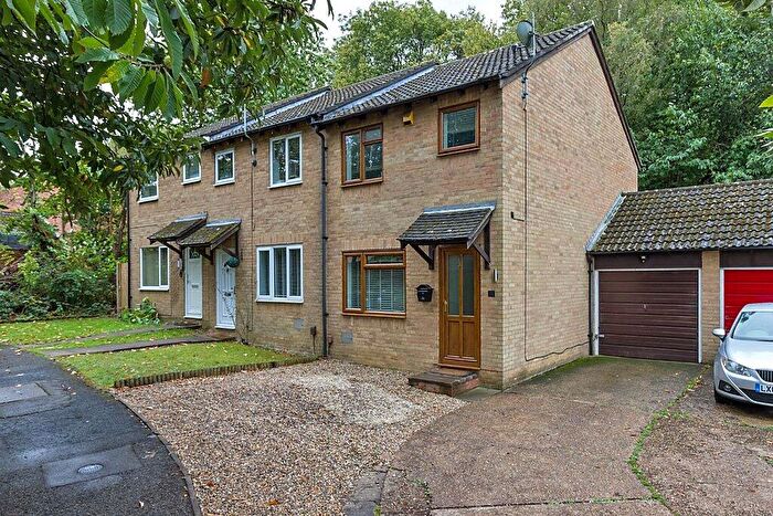3 Bedroom End Of Terrace House To Rent In Falkland Place, Chatham, Kent, ME5