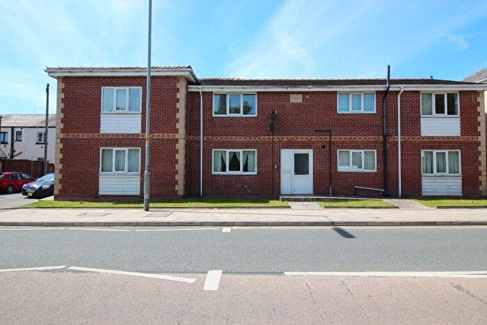2 Bedroom Flat To Rent In Thistle Gardens, Radcliffe, M26