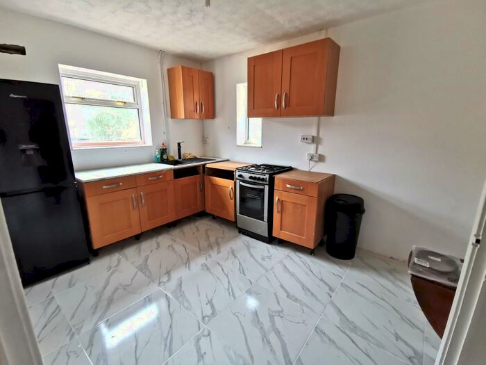 3 Bedroom Semi-Detached House To Rent In Hermitage Road, Loughborough, LE11