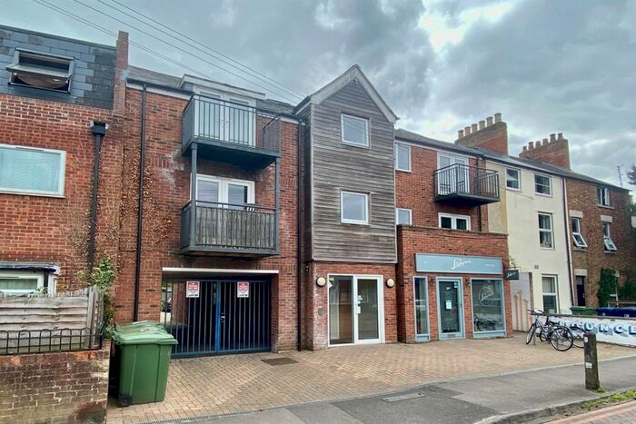 Apartment To Rent In Magdalen Road, Oxford, Oxford, OX4