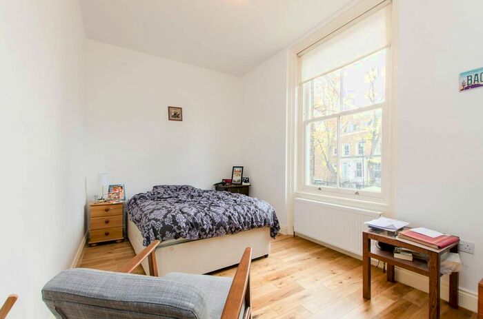 3 Bedroom Flat To Rent In Stockwell Park Road, Brixton, London, SW9