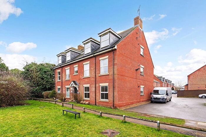 2 Bedroom Flat For Sale In Brittain Lane, Warwick, CV34