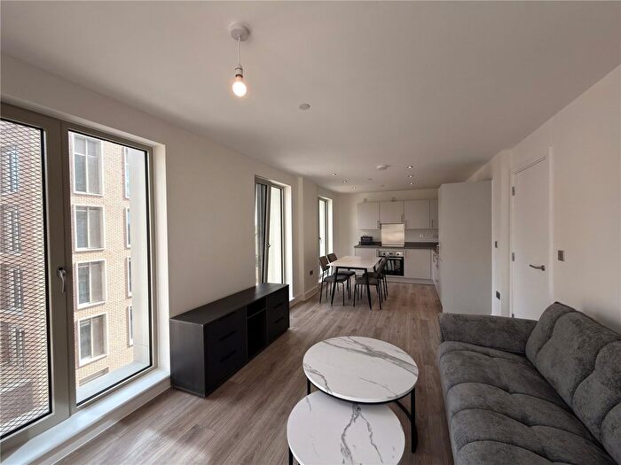 2 Bedroom Flat To Rent In Boulevard Plaza, B Bristol Street, Birmingham, B5