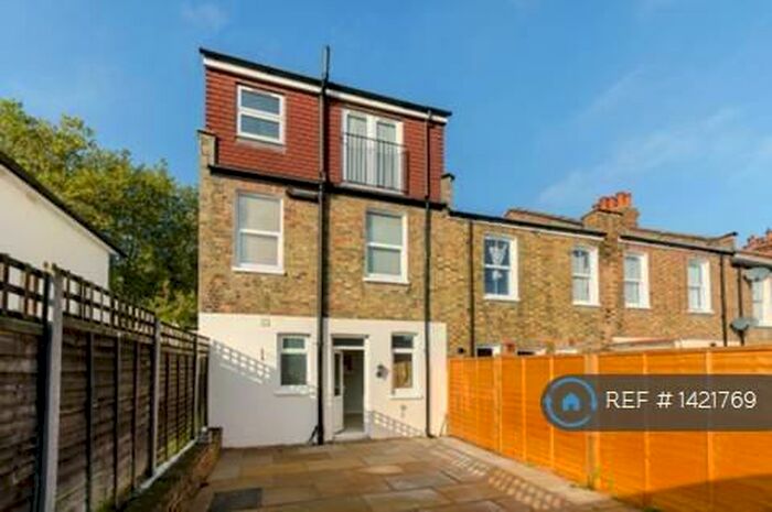 4 Bedroom End Of Terrace House To Rent In Tivoli Road, London, SE27