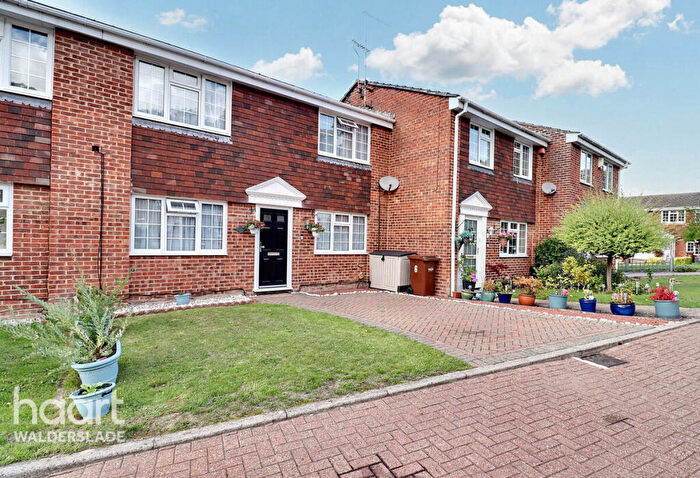 3 Bedroom Terraced House For Sale In Greenbank Close, Gillingham, ME7