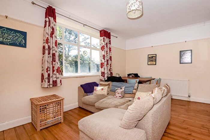1 Bedroom Flat To Rent In Haslemere Road, London, N8
