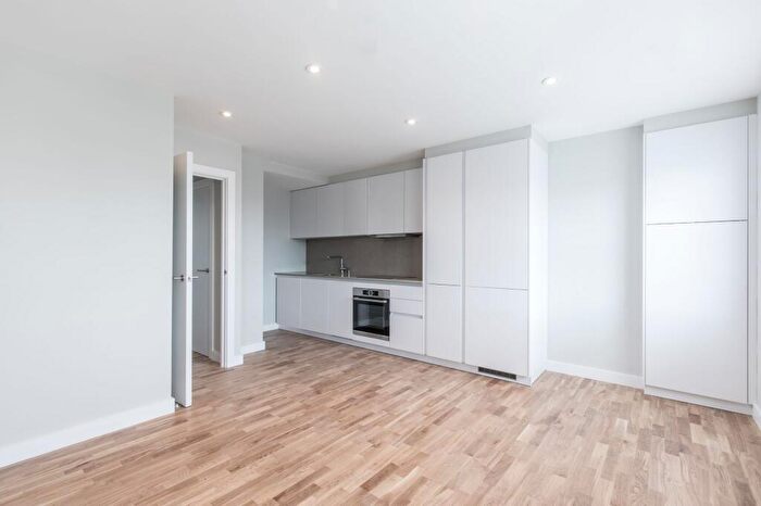 1 Bedroom Flat To Rent In Belsize Lane, NW3