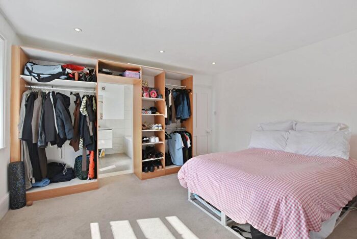 5 Bedroom Maisonette For Sale In Hampstead Lane, London, N6