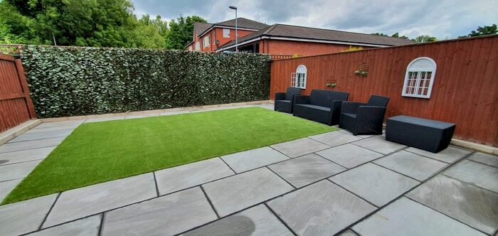 3 Bedroom Semi-Detached House To Rent In Hexagon Close, Manchester, M9