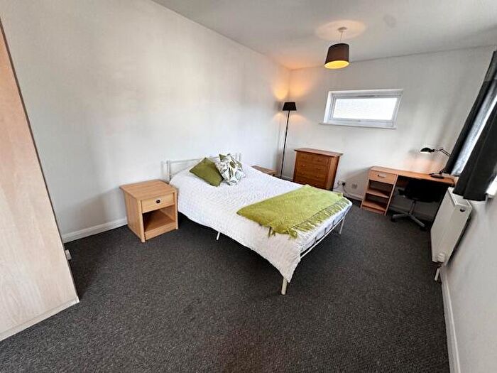 5 Bedroom House To Rent In Highfield Road, Bournemouth, BH9