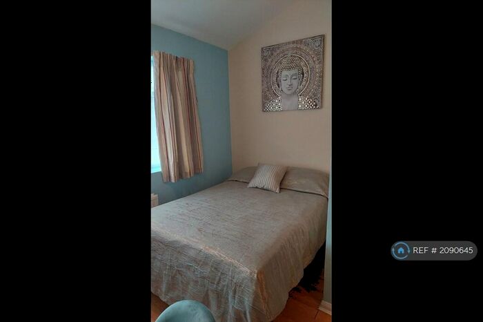 Studio To Rent In Green Lanes, Haringey, N4