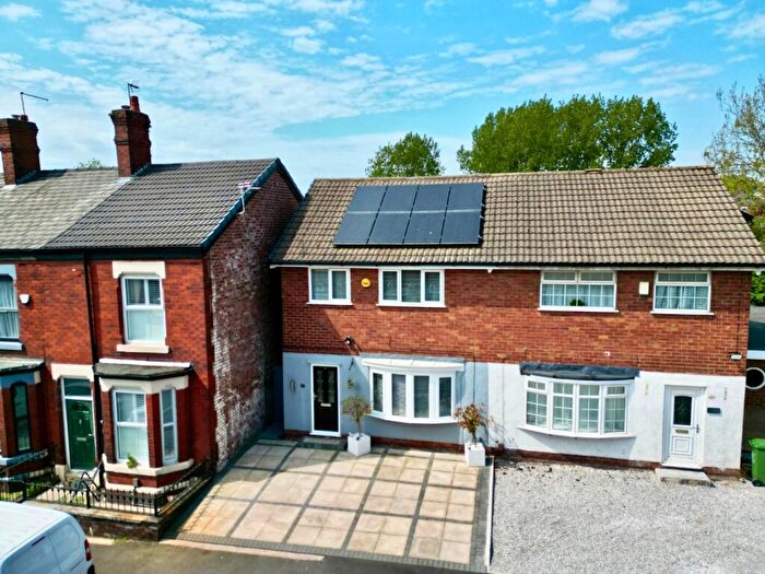 3 Bedroom Semi Detached House For Sale In Lodge Lane, Hyde, Greater Manchester, SK14