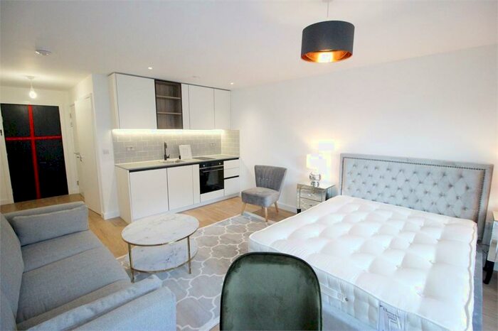 Studio To Rent In Beaufort Square, London, NW9