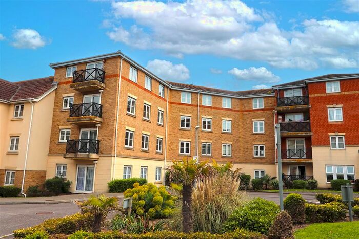 2 Bedroom Flat To Rent In Retort Close, Southend-On-Sea, SS1