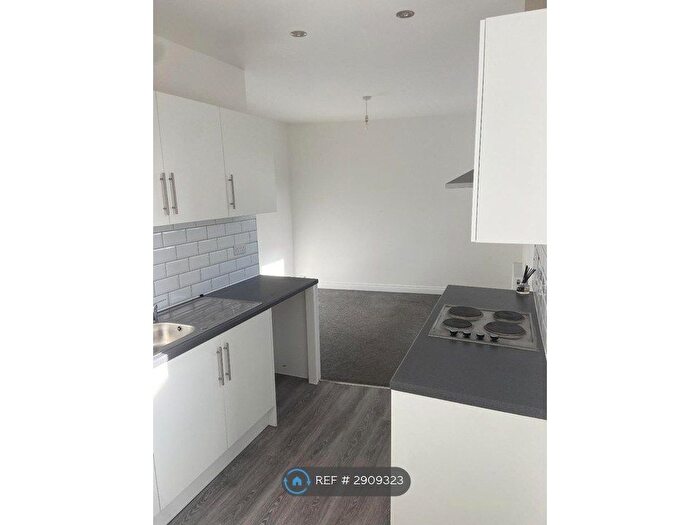 1 Bedroom Flat To Rent In Shirebrook, Mansfield, NG20