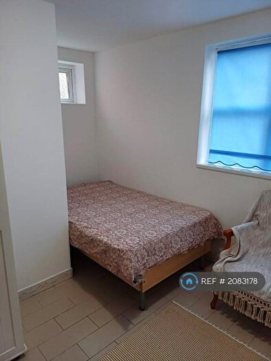 1 Bedroom Flat To Rent In Woodchurch Lane, Birkenhead, CH42