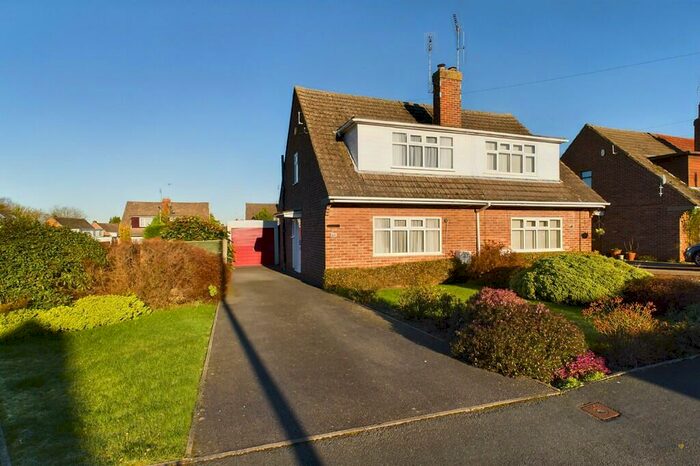 3 Bedroom Semi-Detached House For Sale In Standing Butts Close, Walton-on-Trent, DE12