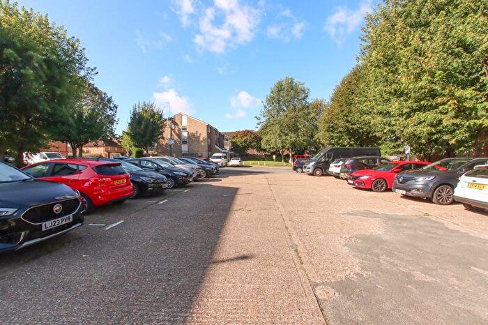 1 Bedroom Flat For Sale In Cuffley Court, Hemel Hempstead, HP2