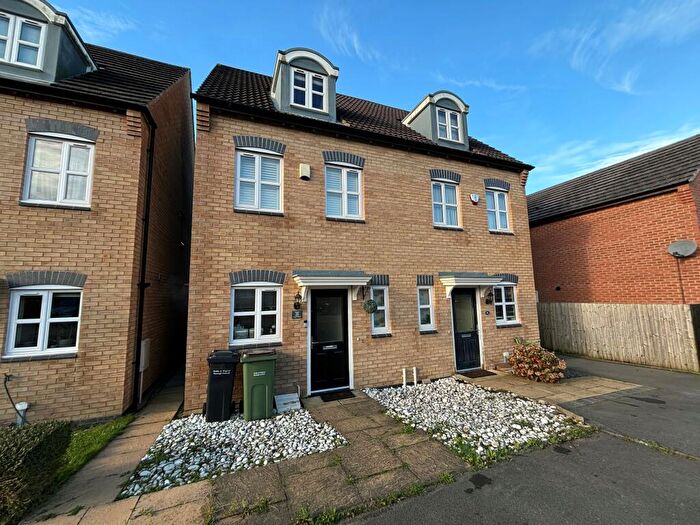 3 Bedroom Semi-Detached House To Rent In Pipistrelle Way, Oadby, LE2