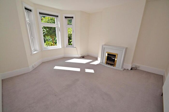 2 Bedroom Flat To Rent In Broadstone, BH18