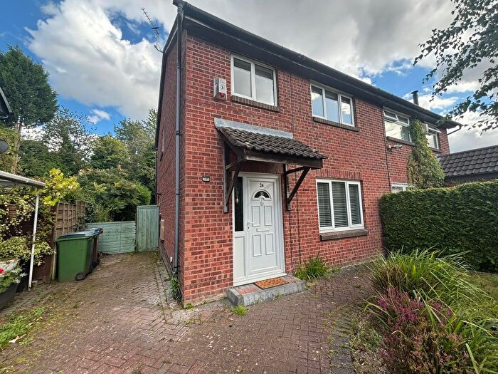 3 Bedroom Property To Rent In Chudleigh Close, Stockport, SK7
