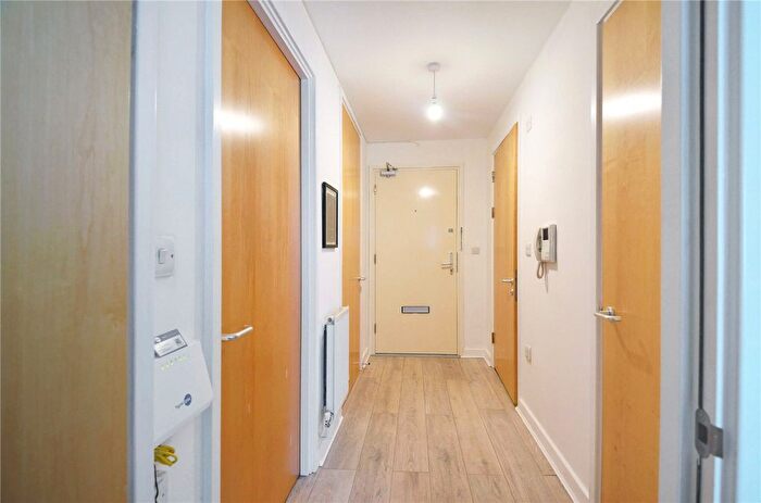 1 Bedroom Flat For Sale In Chatham Place, Reading, Berkshire, RG1