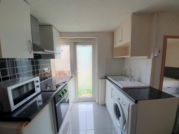 1 Bedroom Property To Rent In Wanstead Park Road, Cranbrook, Ilford, IG1