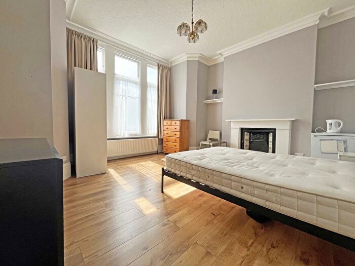 Studio To Rent In East Acton Lane, Acton, W3