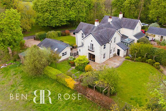 4 Bedroom End Of Terrace House For Sale In Woodfold Park, Mellor, Blackburn, BB2