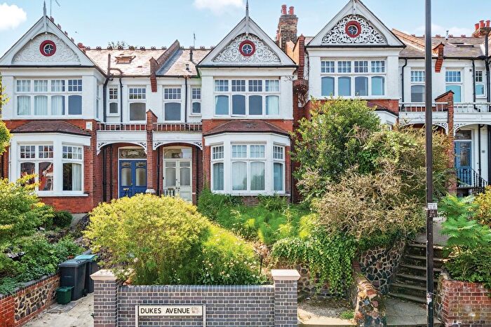 5 Bedroom Terraced House To Rent In Dukes Avenue, London, N10
