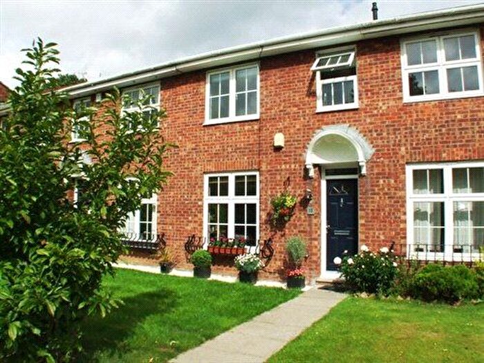 3 Bedroom Terraced House For Sale In Spencers Lane, Cookham, Berkshire, SL6