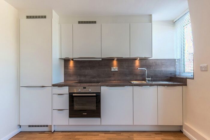 Studio To Rent In Denmark Road, London, SE5