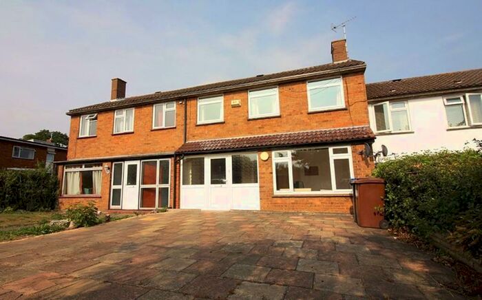5 Bedroom Property To Rent In Cherry Way, AL10