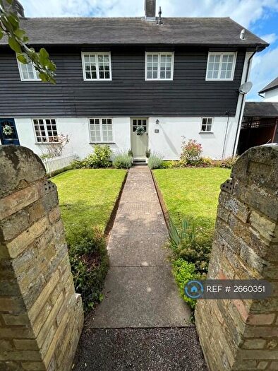 3 Bedroom Semi-Detached House To Rent In High Street, Bedford, MK45