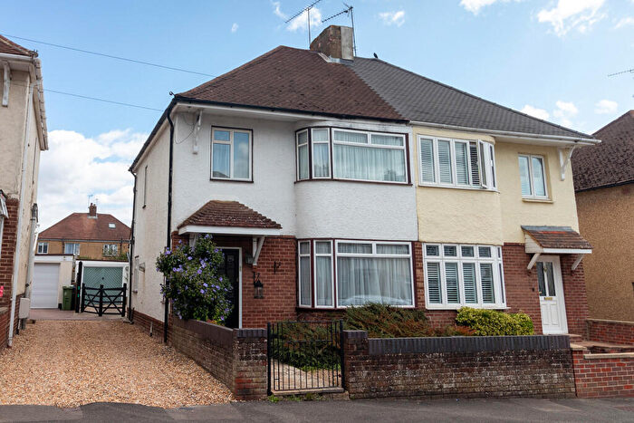 3 Bedroom Semi-Detached House To Rent In Jubilee Road, Aldershot, GU11