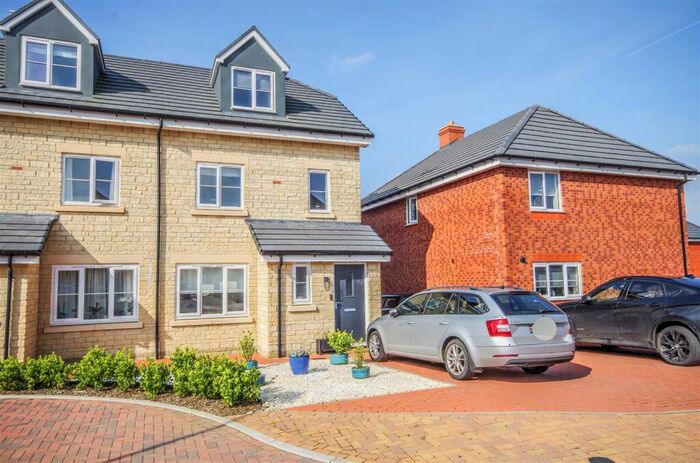 4 Bedroom Semi-Detached House To Rent In Signal Road, Cam, Dursley, GL11