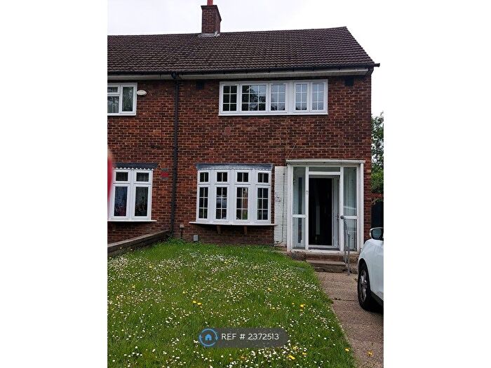 3 Bedroom Semi-Detached House To Rent In Whitefoot Lane, Bromley, BR1