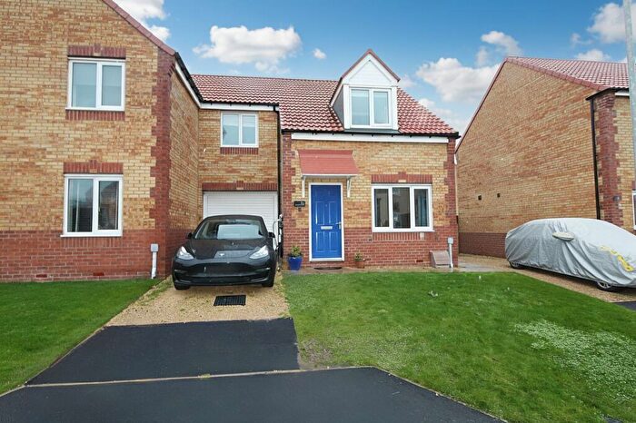3 Bedroom Semi Detached House For Sale In Rollyway Gardens, Hutton Park, NE24