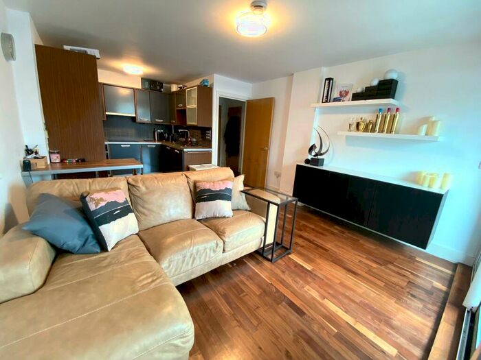 1 Bedroom Apartment To Rent In Harbour Point, Stuart Street, CF10