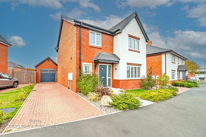 4 Bedroom Detached House For Sale In Plant Valley Glade, Cheslyn Hay, Walsall, WS6