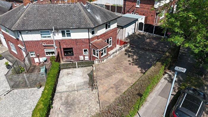 3 Bedroom Semi-Detached House For Sale In Chaucer Road, Herringthorpe, S65