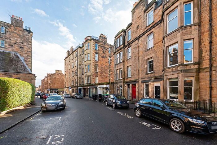 2 Bedroom Flat For Sale In / Millar Crescent, Morningside, Edinburgh, EH10