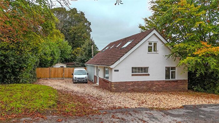 3 Bedroom Bungalow For Sale In Shelley Close, Highcliffe On Sea, Christchurch, Dorset, BH23
