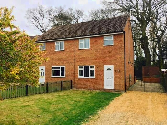 3 Bedroom Semi-Detached House To Rent In Regency Avenue, King's Lynn, PE30