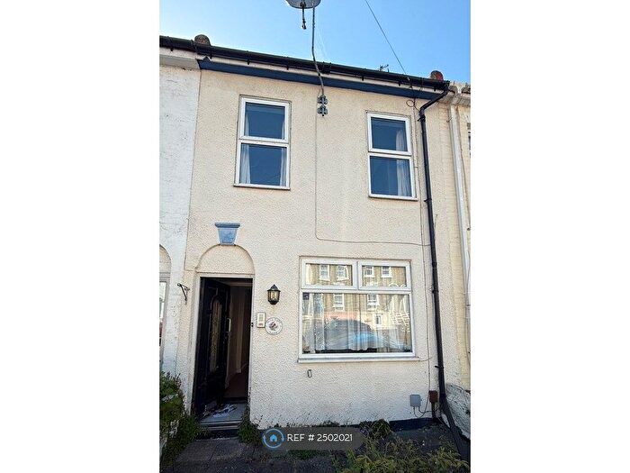 2 Bedroom Terraced House To Rent In Gordon Road, Rochester, ME2